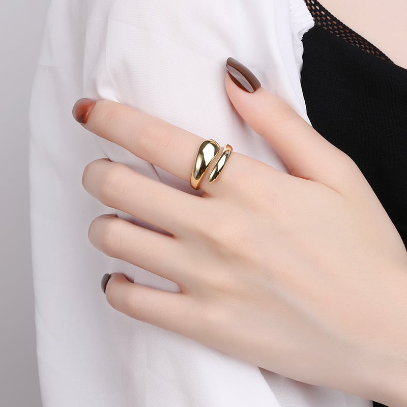 Anillo de gota de agua de plata brillante