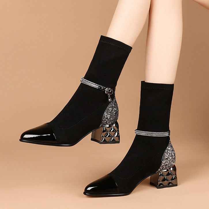 Botines de Terciopelo con Punta Afilada y Tacón Alto de Estrás